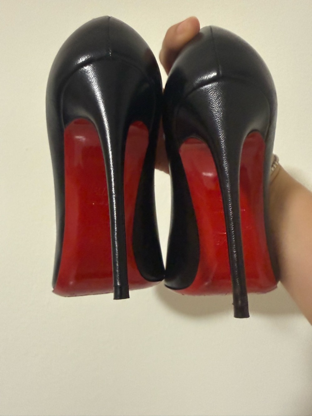 Christian Louboutin Black Pointed-Toe Leather Pumps original - Picture 4 of 6